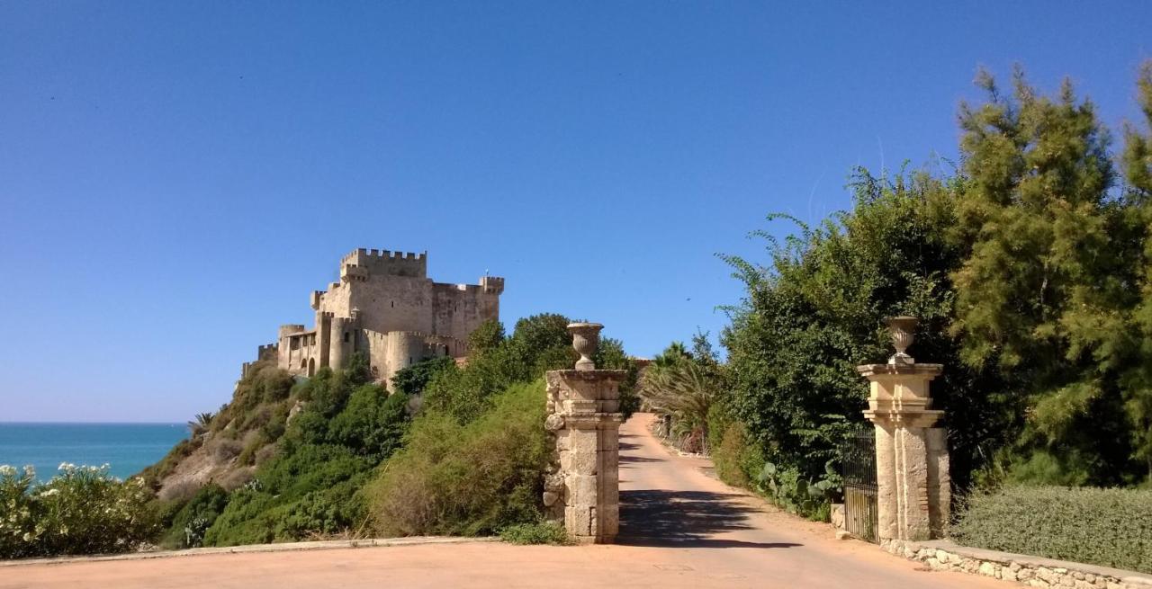 Hotel Castello Di Falconara Licata Exterior foto